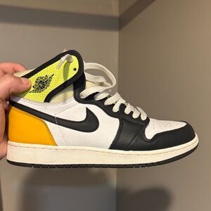 Nike Air Jordan Black and Yellow High-Tops